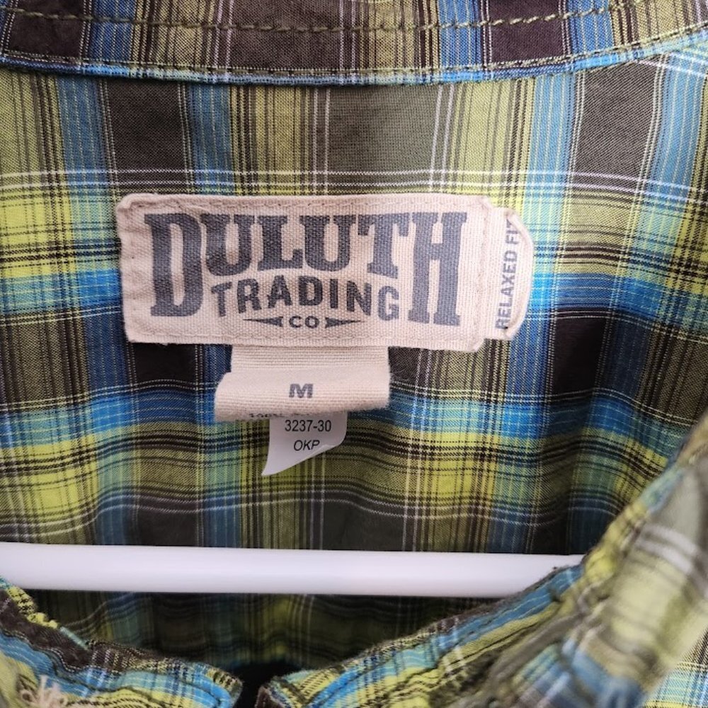 Duluth Trading Co. men's casual button down shirt size Med - Picture 3 of 4